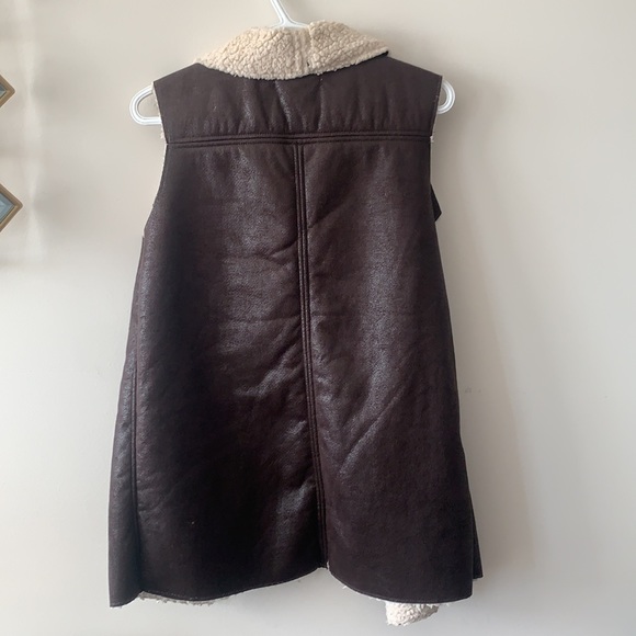 H&M fur vest - Picture 5 of 5